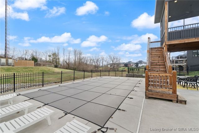 120 Stable Way, Jeffersonville, IN 47130