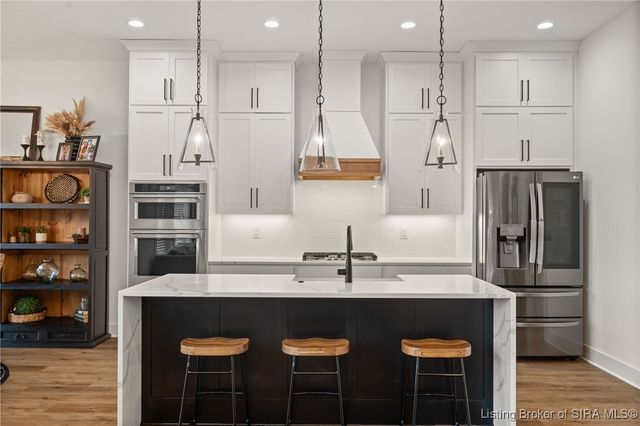 120 Stable Way, Jeffersonville, IN 47130