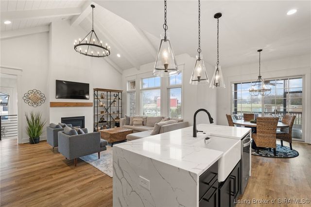 120 Stable Way, Jeffersonville, IN 47130