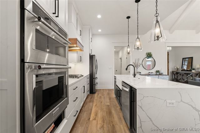 120 Stable Way, Jeffersonville, IN 47130