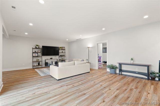 120 Stable Way, Jeffersonville, IN 47130