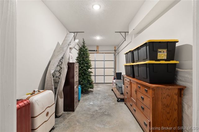 120 Stable Way, Jeffersonville, IN 47130