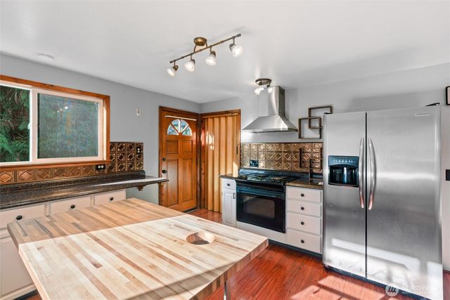 155 Blueberry Hill Road, Port Ludlow, WA 98365