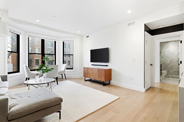 472 W Broadway 201, Boston, MA 02127