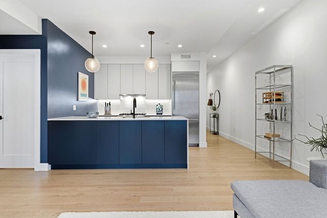 472 W Broadway 201, Boston, MA 02127