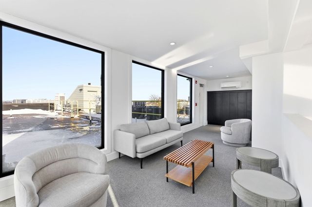 472 W Broadway 201, Boston, MA 02127