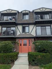 102 Steeple Drive F, Buffalo Grove, IL 60089