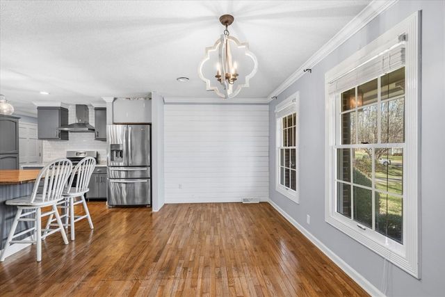 527 E Austin Dr, Chatsworth, GA 30705