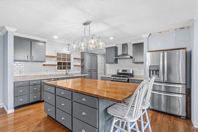 527 E Austin Dr, Chatsworth, GA 30705