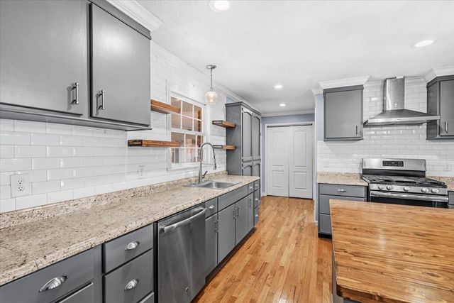 527 E Austin Dr, Chatsworth, GA 30705