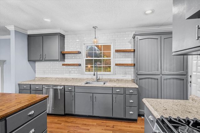 527 E Austin Dr, Chatsworth, GA 30705