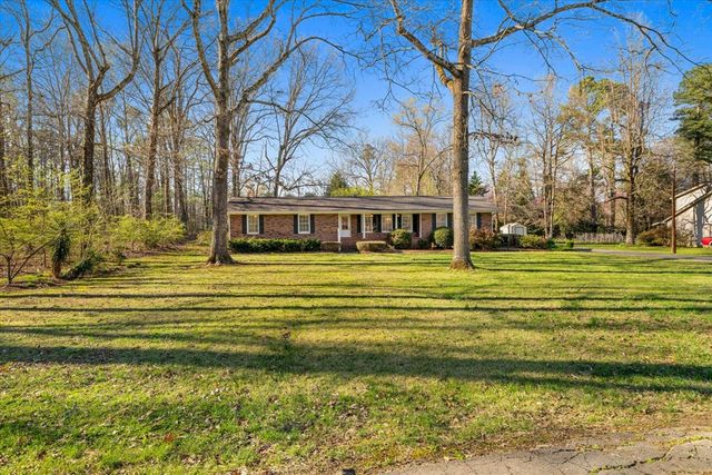 527 E Austin Dr, Chatsworth, GA 30705