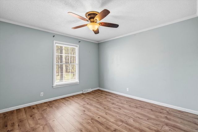 527 E Austin Dr, Chatsworth, GA 30705