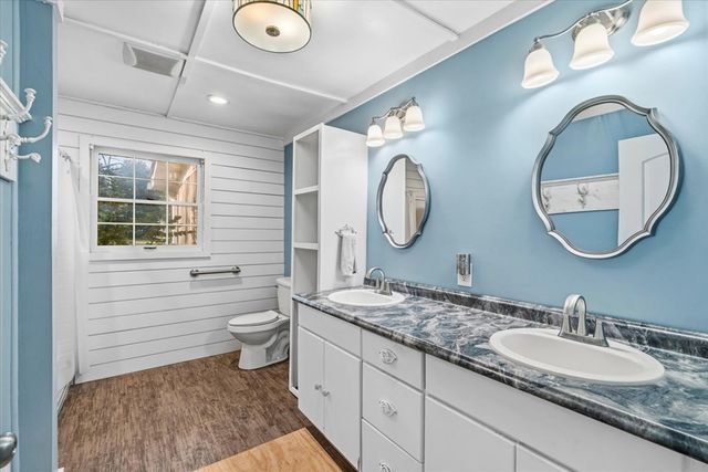 527 E Austin Dr, Chatsworth, GA 30705