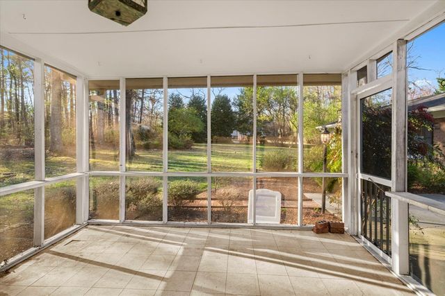 527 E Austin Dr, Chatsworth, GA 30705