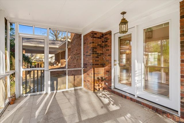 527 E Austin Dr, Chatsworth, GA 30705