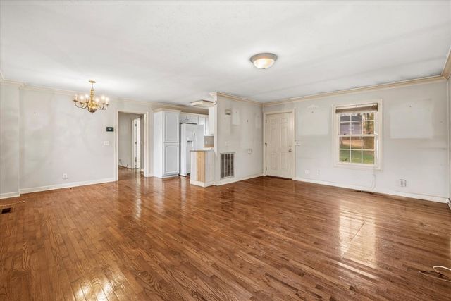 527 E Austin Dr, Chatsworth, GA 30705