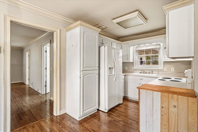 527 E Austin Dr, Chatsworth, GA 30705