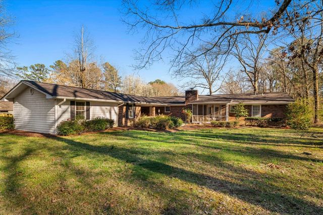 527 E Austin Dr, Chatsworth, GA 30705