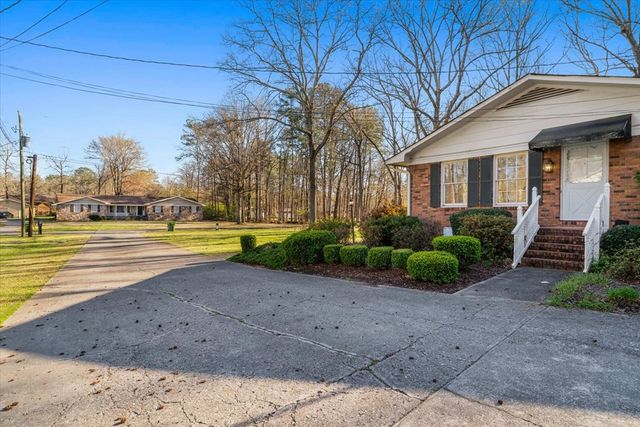 527 E Austin Dr, Chatsworth, GA 30705