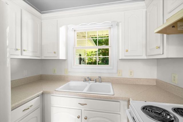 527 E Austin Dr, Chatsworth, GA 30705