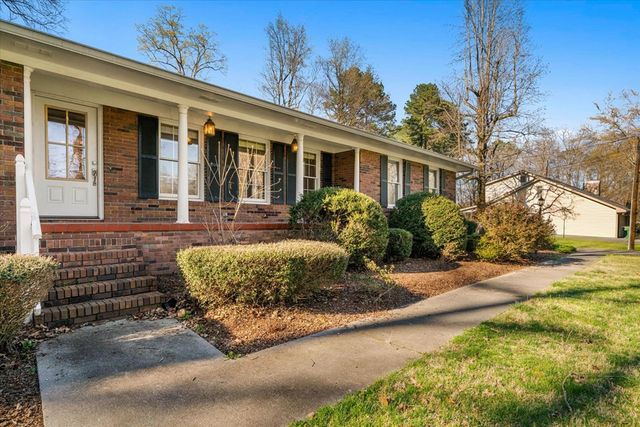 527 E Austin Dr, Chatsworth, GA 30705