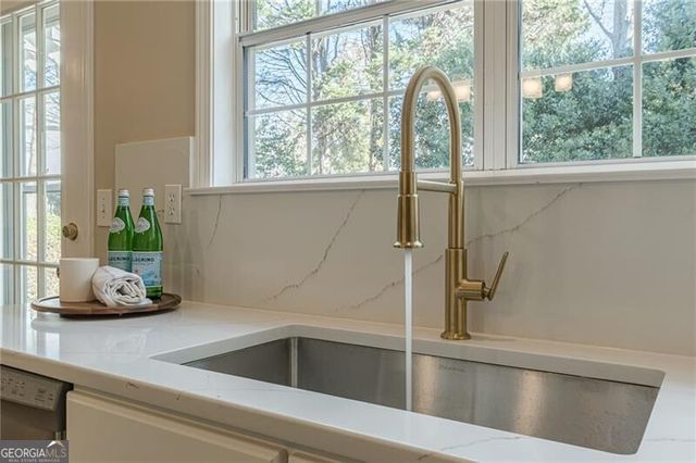 120 Lyndhurst Court, Roswell, GA 30075