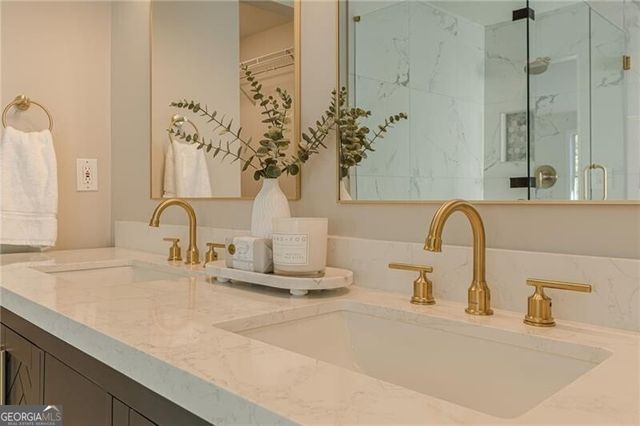 120 Lyndhurst Court, Roswell, GA 30075