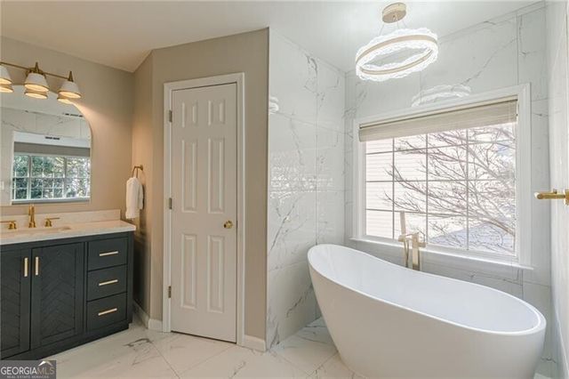 120 Lyndhurst Court, Roswell, GA 30075