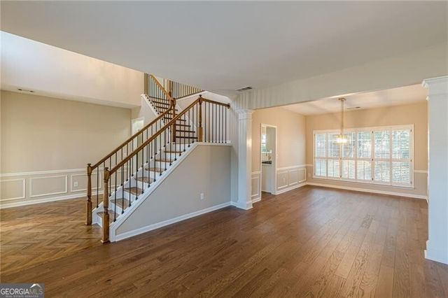 120 Lyndhurst Court, Roswell, GA 30075