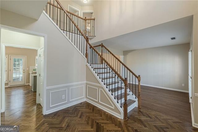 120 Lyndhurst Court, Roswell, GA 30075