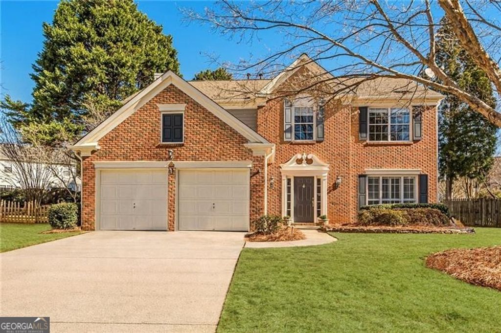 120 Lyndhurst Court, Roswell, GA 30075