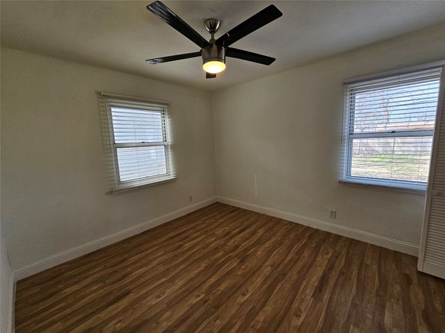 1002 Highland Drive, Grand Prairie, TX 75051