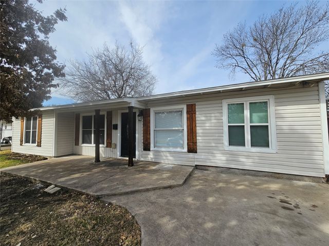 1002 Highland Drive, Grand Prairie, TX 75051