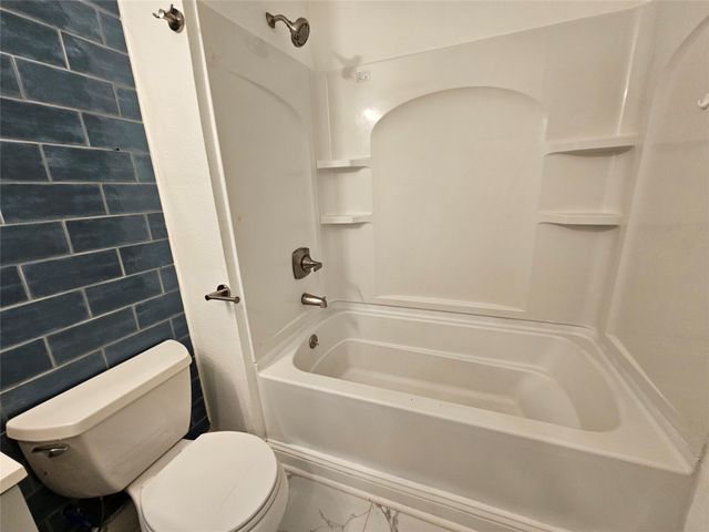 1002 Highland Drive, Grand Prairie, TX 75051