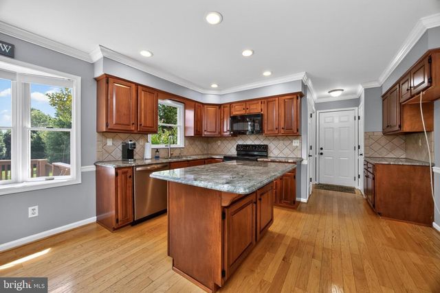 26 BRISTOL LN, Newark, DE 19711
