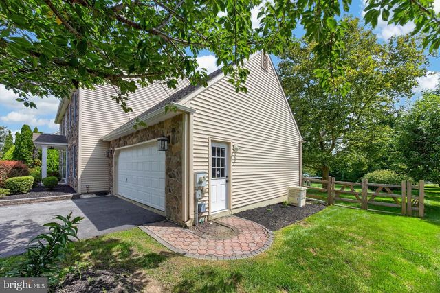26 BRISTOL LN, Newark, DE 19711