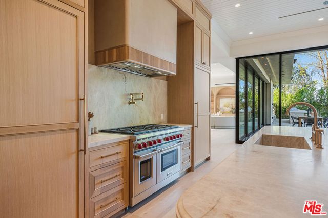 4000 Ballina Drive, Encino, CA 91436