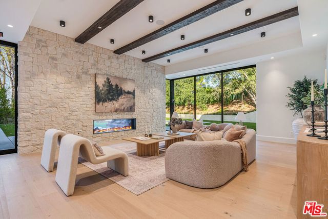 4000 Ballina Drive, Encino, CA 91436