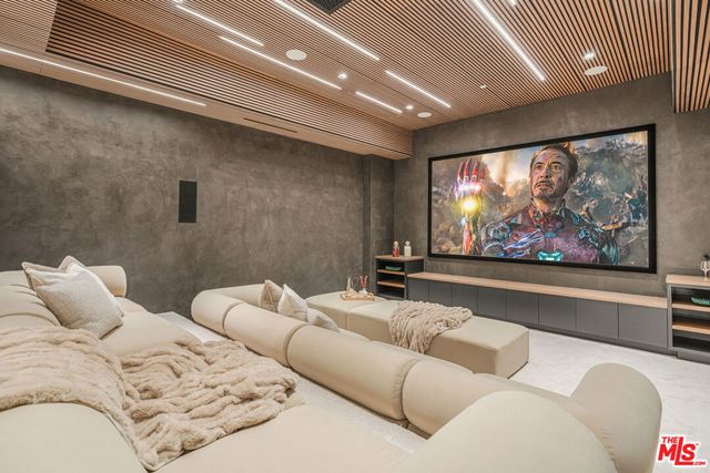 4000 Ballina Drive, Encino, CA 91436