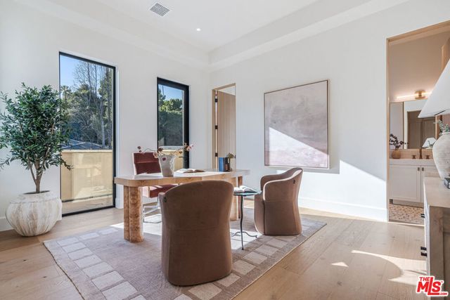 4000 Ballina Drive, Encino, CA 91436