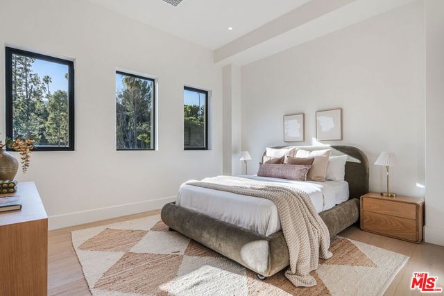 4000 Ballina Drive, Encino, CA 91436