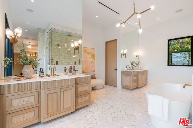 4000 Ballina Drive, Encino, CA 91436