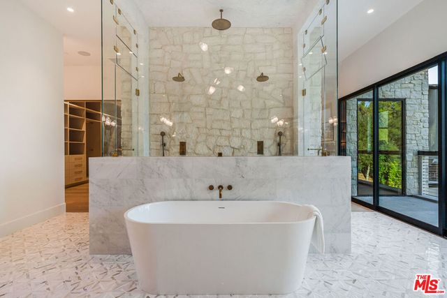 4000 Ballina Drive, Encino, CA 91436