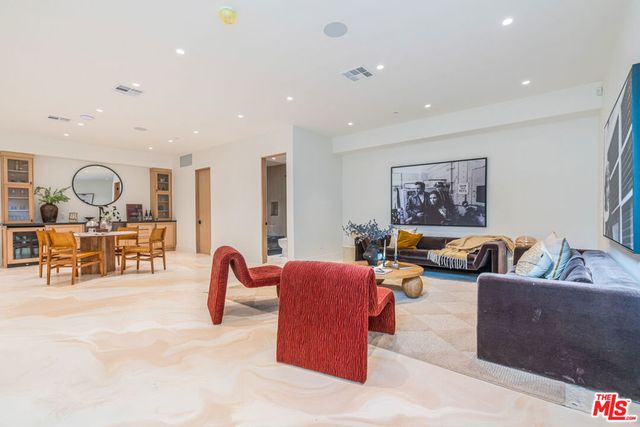 4000 Ballina Drive, Encino, CA 91436