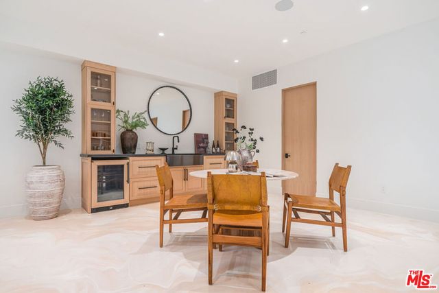 4000 Ballina Drive, Encino, CA 91436