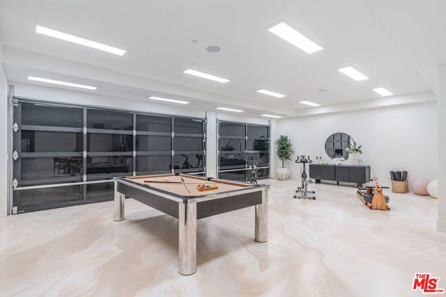 4000 Ballina Drive, Encino, CA 91436