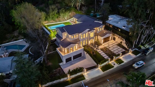 4000 Ballina Drive, Encino, CA 91436