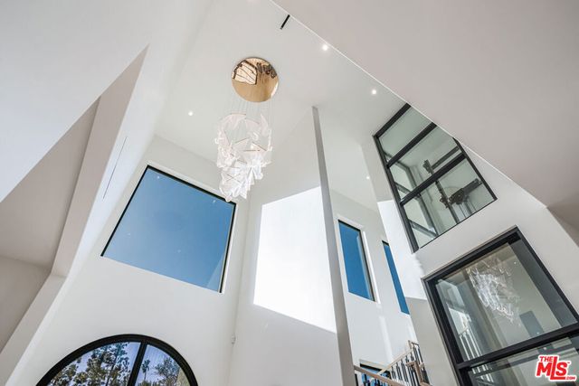 4000 Ballina Drive, Encino, CA 91436