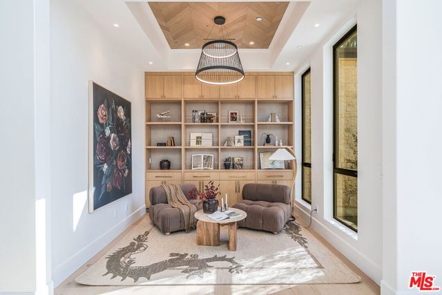 4000 Ballina Drive, Encino, CA 91436